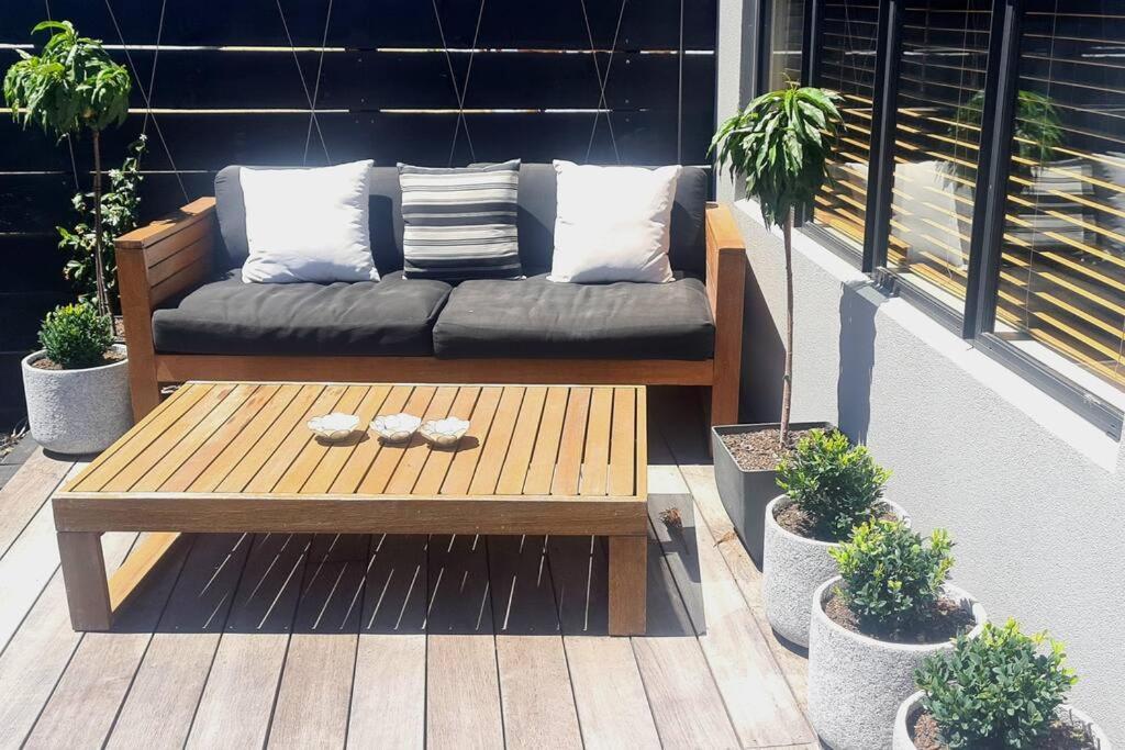 Apartment 5 - Haddin Court - Modern Loft Style Бленхайм Екстериор снимка