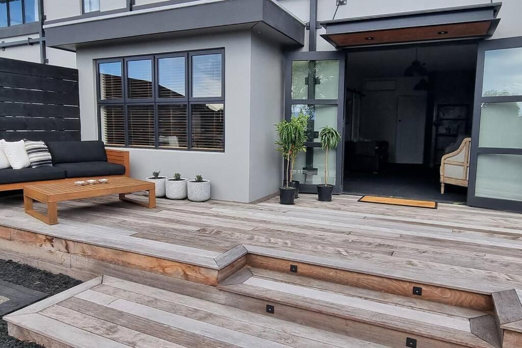 Apartment 5 - Haddin Court - Modern Loft Style Бленхайм Екстериор снимка